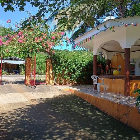 E&N Paradise Island Resort Siquijor Bagian luar foto