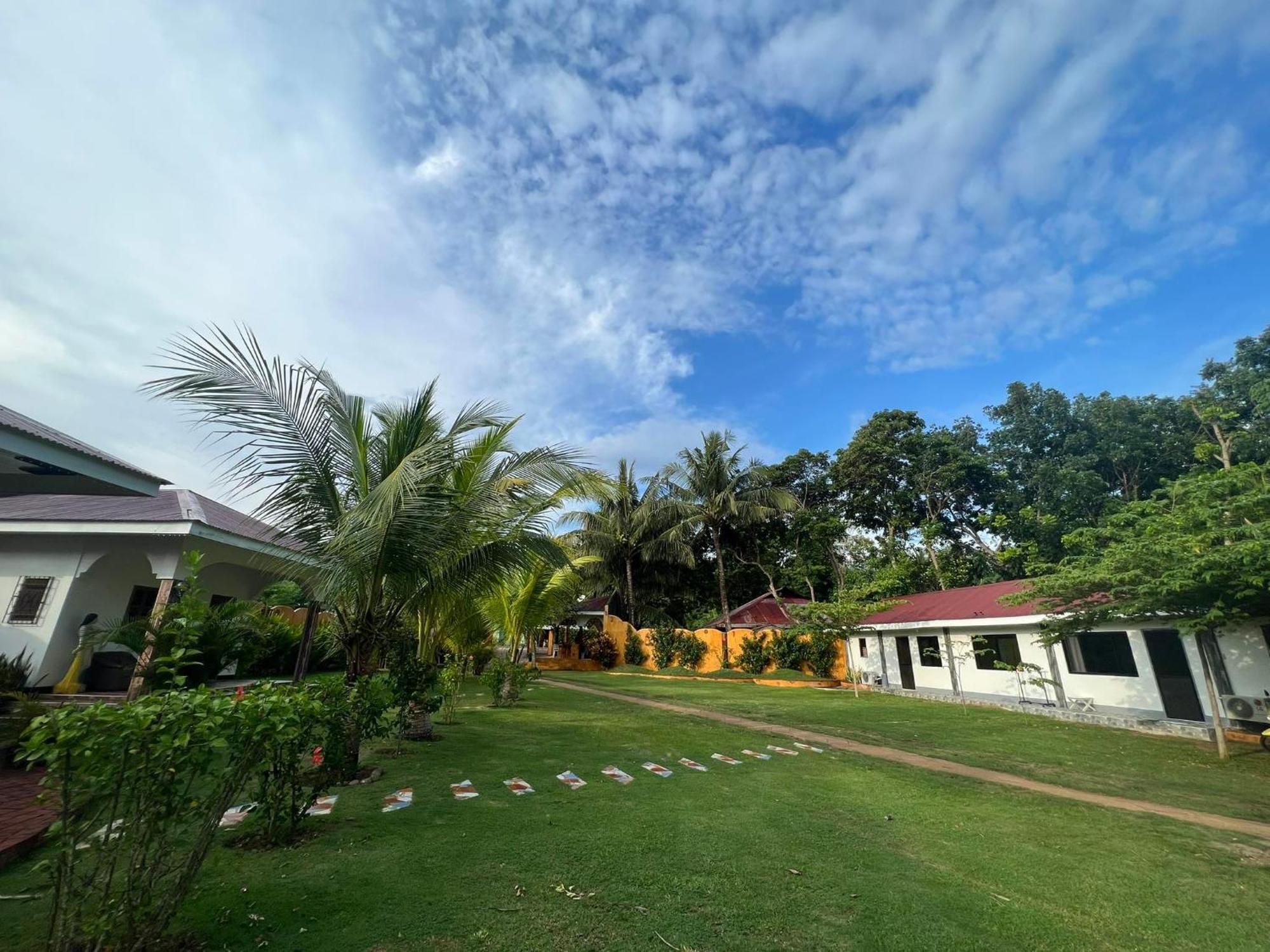 E&N Paradise Island Resort Siquijor Bagian luar foto